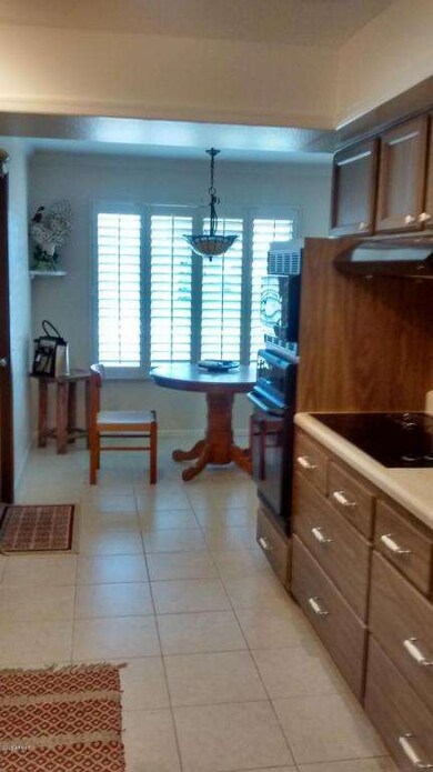 18027 N Highwood Ct, Sun City, AZ 85373 - photo 4