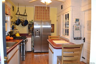 778 Myrtle Ave, Albany, NY 12208 - photo 4