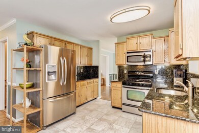 7406 Brandenburg Cir, Sykesville, MD 21784 - photo 5