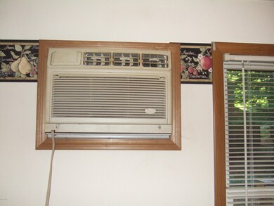 1123 Wallenpaupack Dr, Lake Ariel, PA 18436 - photo 6