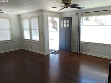 310 W Fairfield St, Gladstone, OR 97027 - photo 2