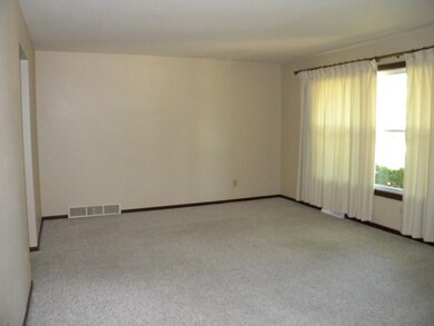 840 S Perry Pkwy, Oregon, WI 53575 - photo 3