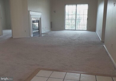 Quaker Hill Community unit 416, Alexandria, VA 22314 - photo 2