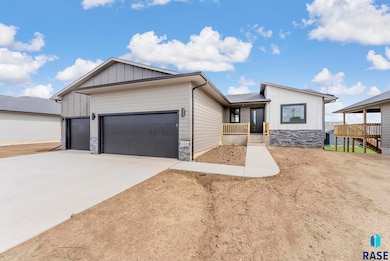 620 N Yankee Ave, Sioux Falls, SD 57110 - photo 2