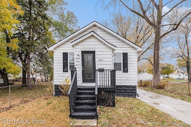 8311 Toepfer Rd, Warren, MI 48089 - photo 2