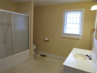 1107 Fox Ave, Statesville, NC 28677 - photo 4