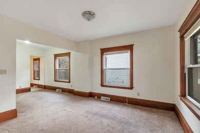 09-212-S-Fairview-Ave-WindowStill-R