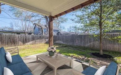 View of patio / terrace featuring a fenced backya