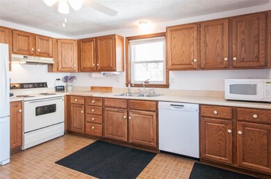 411 Blevens Dr, Manchester, NH 03104 - photo 5