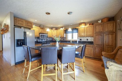 2807 W 3rd St, Cedar Falls, IA 50613 - photo 4