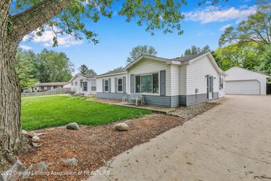 4608 Palmer St, Lansing, MI 48910 - photo 2