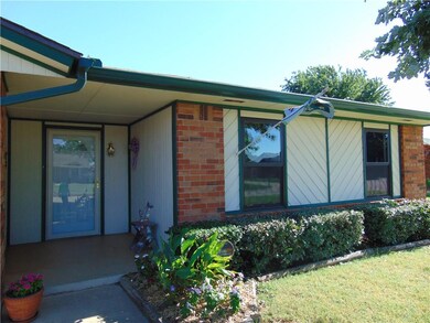 What great curb appeal!  The homeowners keep a wel