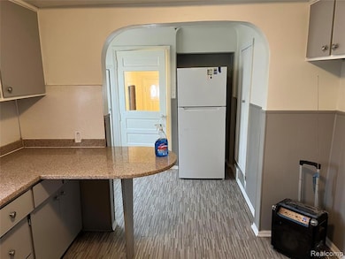 13505 Saint Andrews Ave, Warren, MI 48089 - photo 5