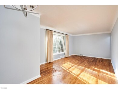 22806 Maple Dr, Cleveland, OH 44126 - photo 3