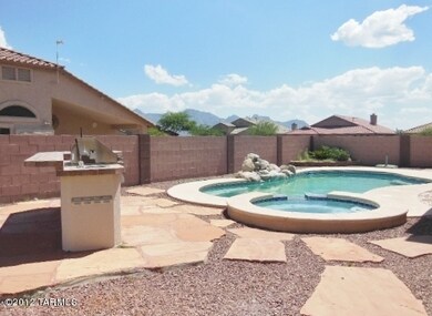 BBQ, Pool, Spa & Mountain View