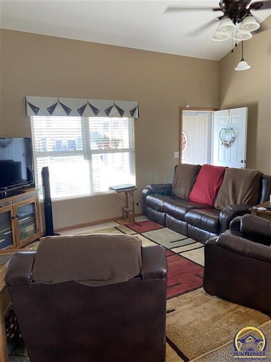 4340 SE Chisolm Rd, Topeka, KS 66609 - photo 4