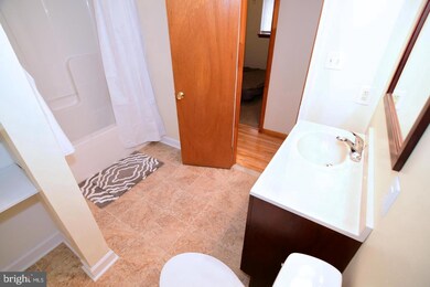 5210 Colebrook Dr, La Plata, MD 20646 - photo 7