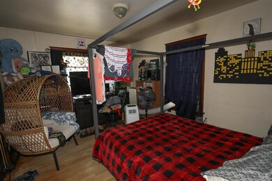 21 Trinity St, Claremont, NH 03743 - photo 3