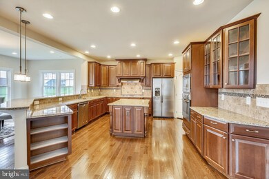 22488 Castle Oak Rd, Clarksburg, MD 20871 - photo 2