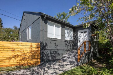 2 - 1900ArcticBlvd_J6A0058