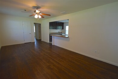 930 Oakstone St, Houston, TX 77015 - photo 5