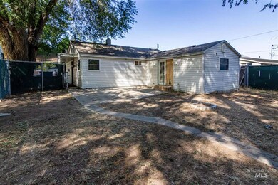 312 Garland St, Nampa, ID 83686 - photo 4