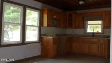 63 Rogers Rd, Moss, TN 38575 - photo 6