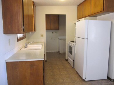 143 SE Piper Dr, Bend, OR 97702 - photo 4