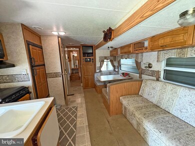 6-20 Boo Blvd, Falling Waters, WV 25419 - photo 6