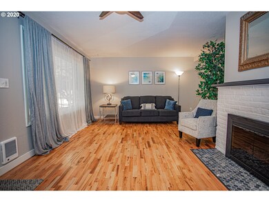 905 E 19th St, the Dalles, OR 97058 - photo 7