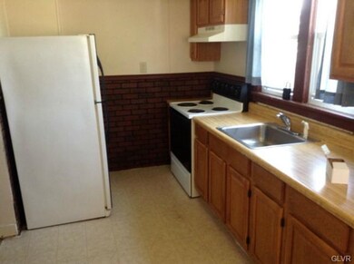 3026 S 5th Ave, Whitehall, PA 18052 - photo 7