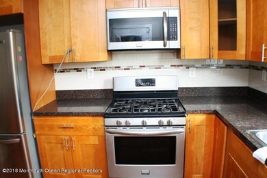 352-592006 Kitchen (3)