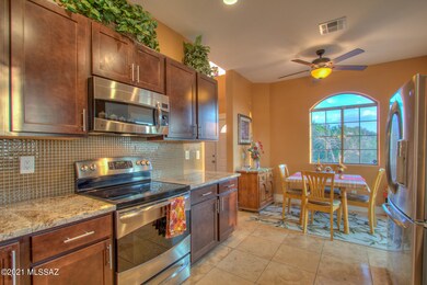 Kitchen & Breakfast Nook