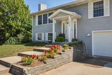 004-Front_View-3087632-large