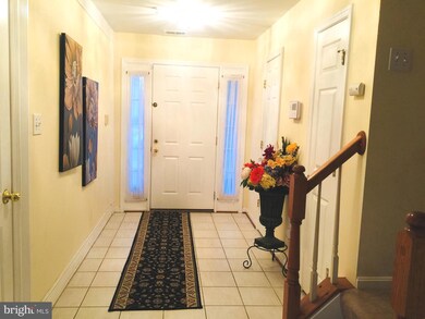 12903 Woodcutter Cir, Germantown, MD 20876 - photo 2