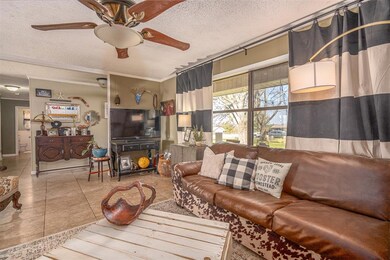 2147 Hill Top Cir, Weatherford, TX 76085 - photo 6