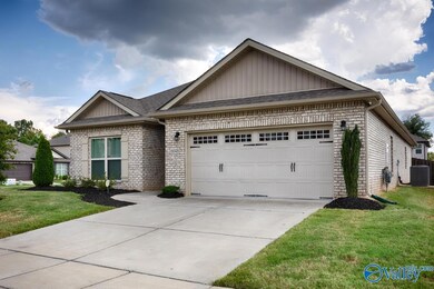 6048 Thorntons Way Cir NW, Huntsville, AL 35810 - photo 2