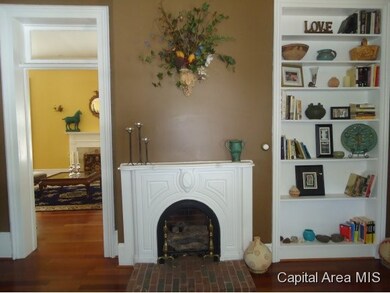 412 E Illini St, Virginia, IL 62691 - photo 4