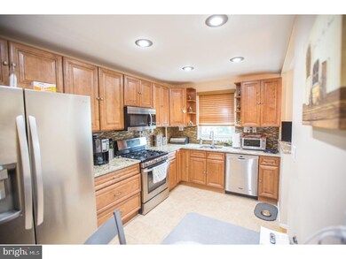 2807 Maxwell St, Philadelphia, PA 19136 - photo 7