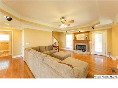 Greatroom w/hardwoods