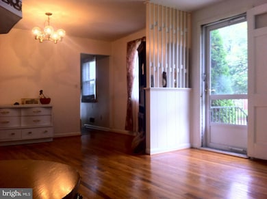 214 Stonewall Rd, Catonsville, MD 21228 - photo 4