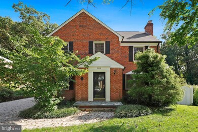 3219 Coquelin Terrace, Chevy Chase, MD 20815 - photo 3