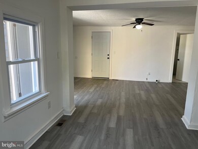 725 E Pine St, Millville, NJ 08332 - photo 5