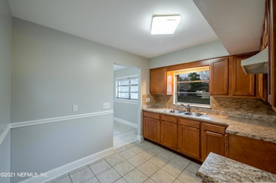 7521 Strato Rd, Jacksonville, FL 32210 - photo 5