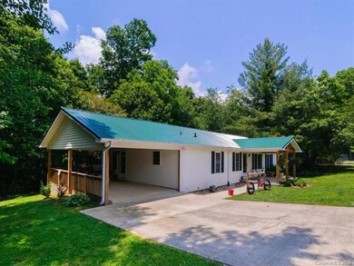 10 Sugarloaf Ln, Hendersonville, NC 28792 - photo 3