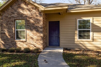 528 W Heard St, Cleburne, TX 76033 - photo 2