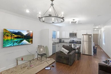 Front Unit Living/kitchen