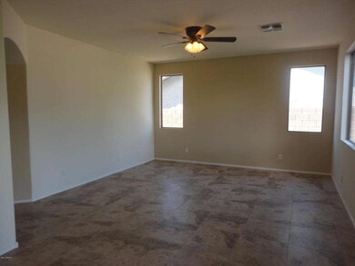 007 - Family Room