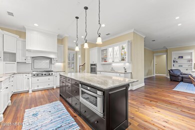 Kitchen/Large Island