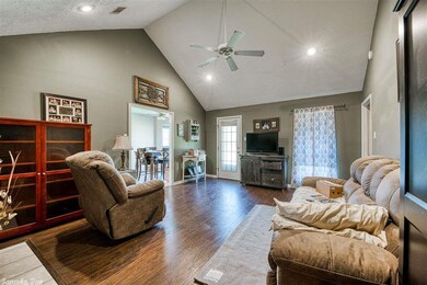 205 Pickwicket Dr, Conway, AR 72034 - photo 2